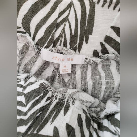 Cute Tropical Leaf Patterned Summer Shorts - Picture 4 of 5